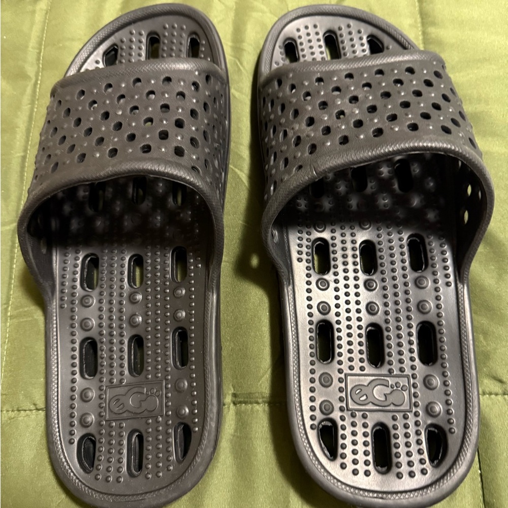 Men’s Shower  Slide Sandals EUC